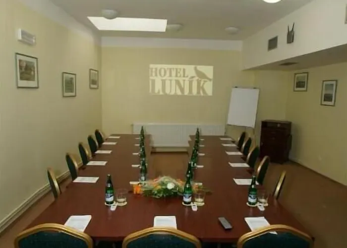 Hotel Lunik 3*