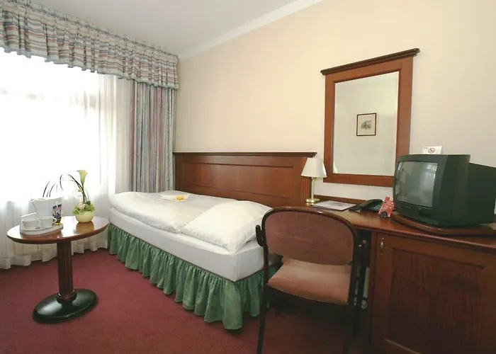 Hotel Lunik 3*