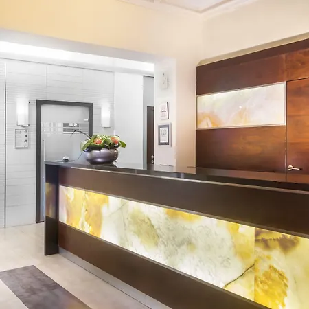 ルーニック ホテル 3*