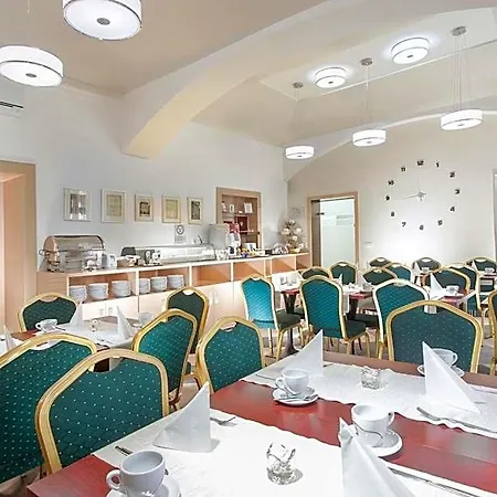 Hotel Lunik