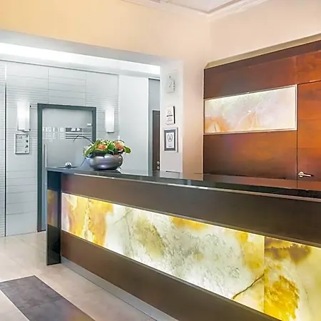 Hotel Lunik
