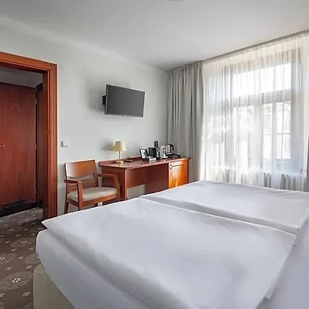 Lunik Hotel 3*