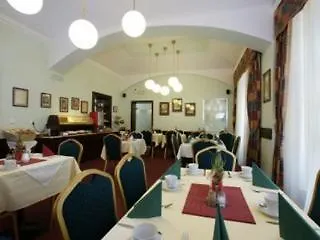 Ξενοδοχείο Lunik 3*
