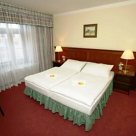 ホテル ルーニック 3*