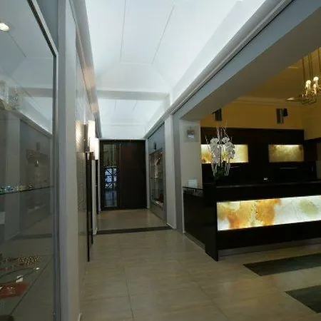 ホテル ルーニック プラハ