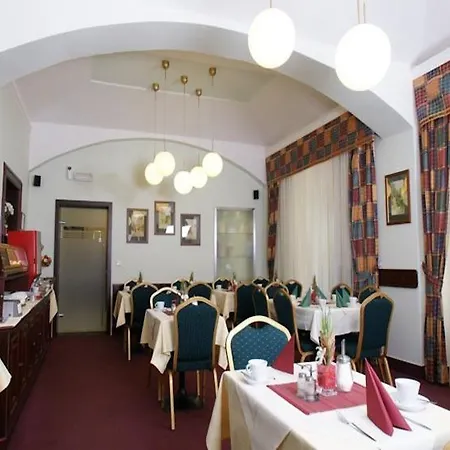 ルーニック ホテル