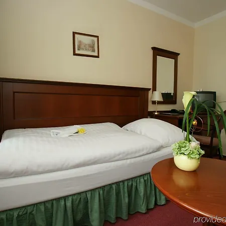 ホテル ルーニック プラハ