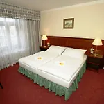 Hotel Lunik 3*