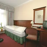 Hotel Lunik 3*