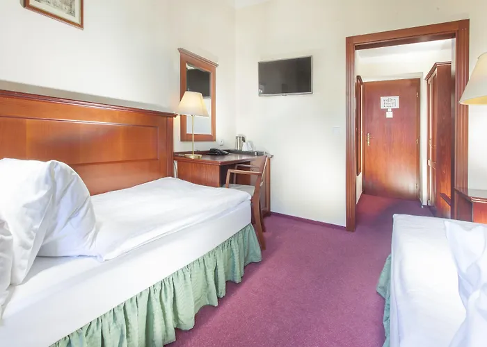 Hotel Lunik 3*