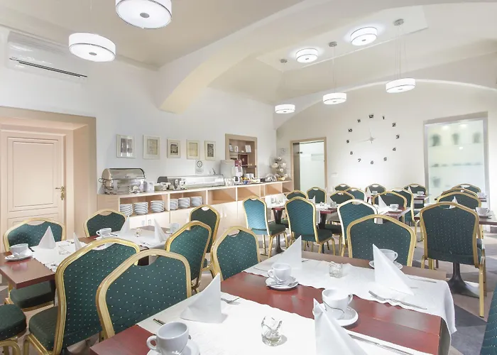 Hotel Lunik 3*